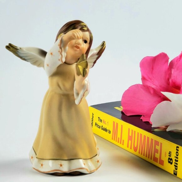 Hummel Figurine -TMK 8 - Angelic Wishes 2008 Annual- North American Exclusive - Picture 9 of 10